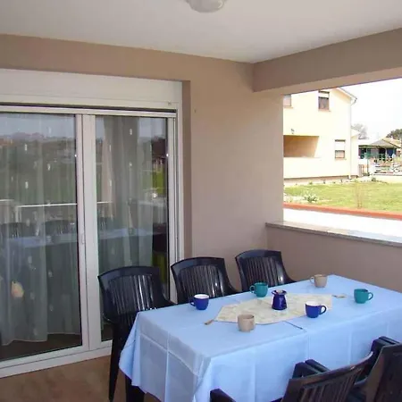 Apartment House And Apt. In Pula/istrien 27345
